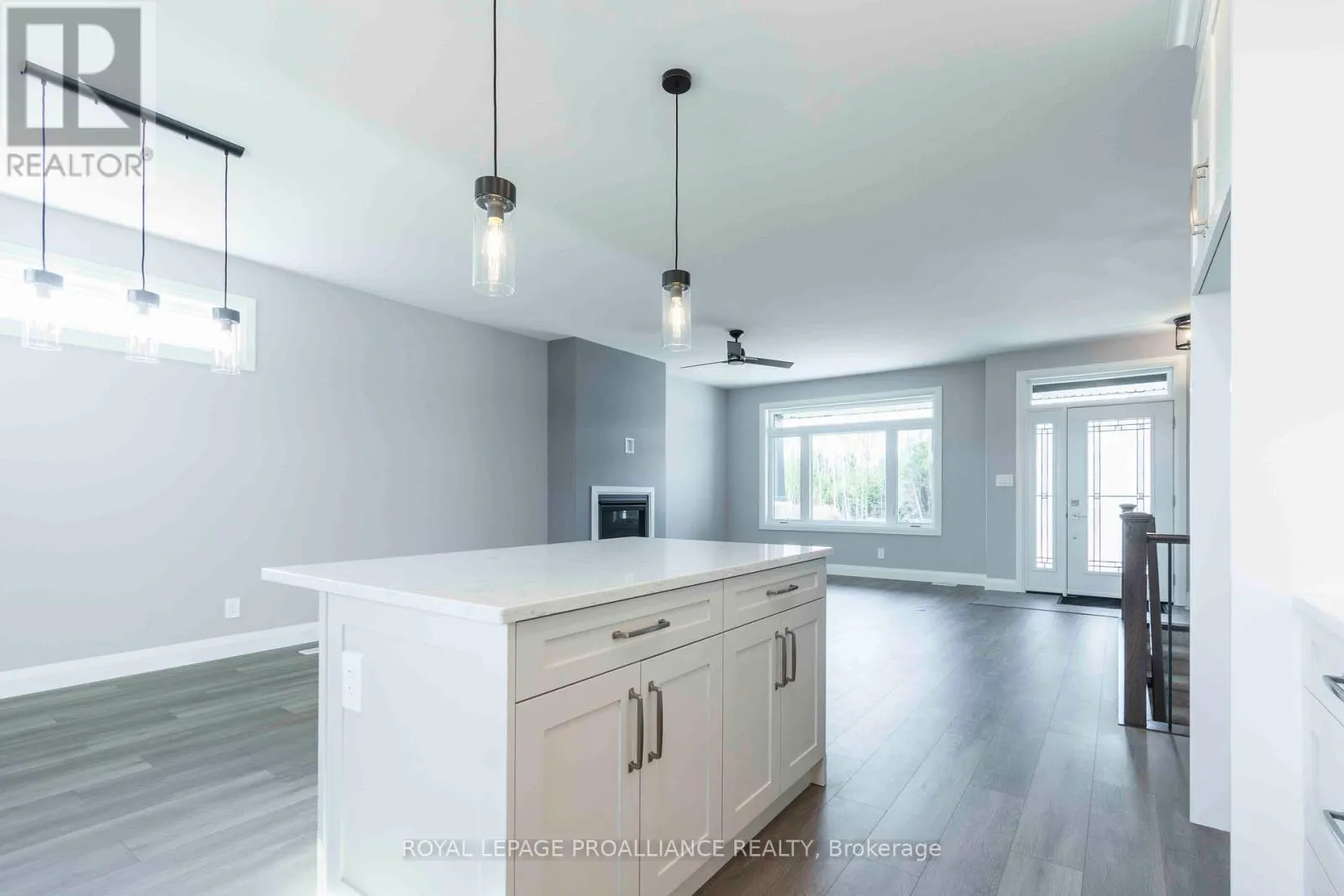 23 MACKENZIE JOHN CRESCENT