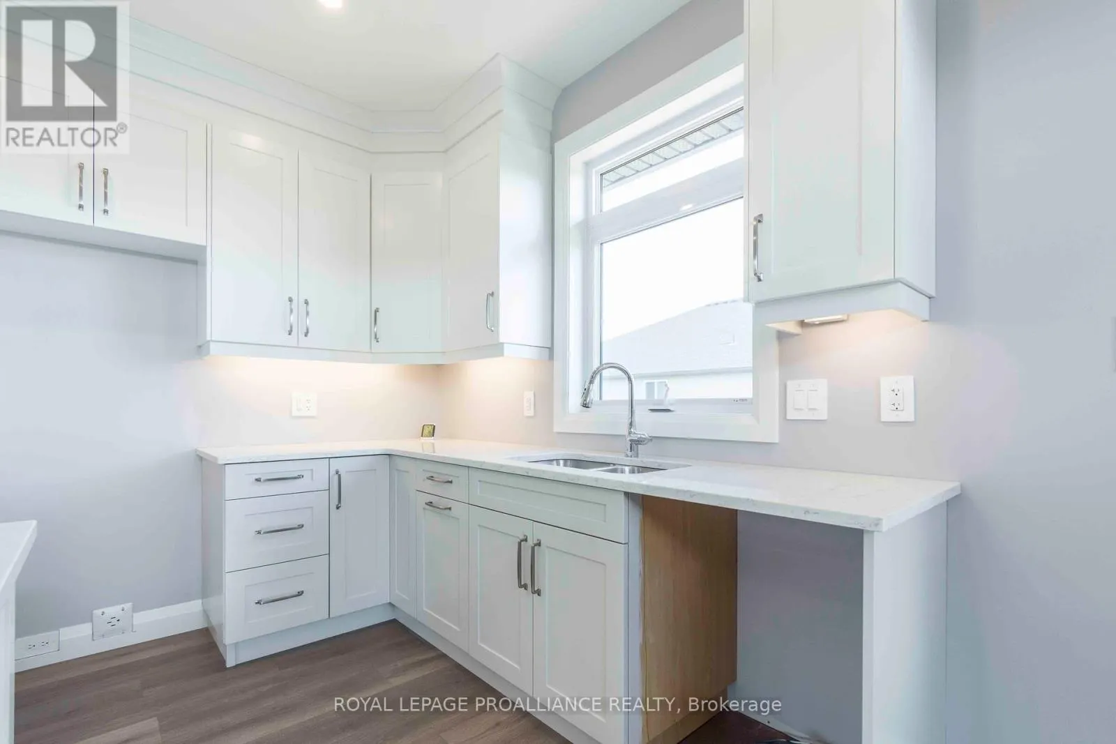 23 MACKENZIE JOHN CRESCENT