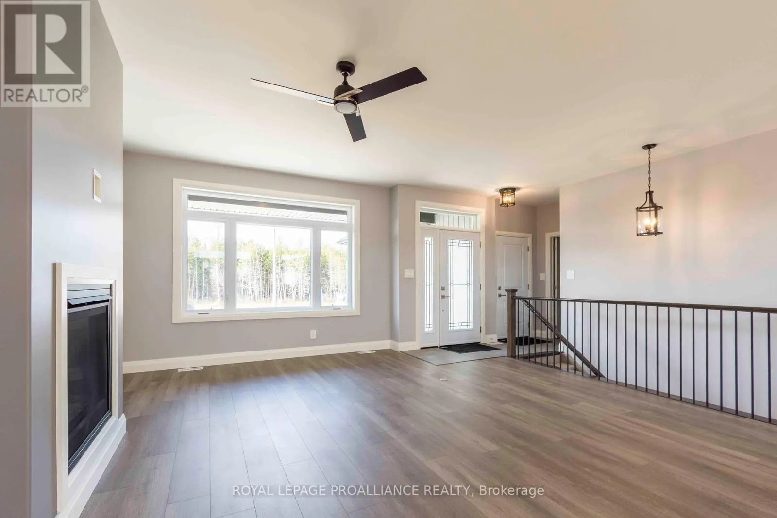 23 MACKENZIE JOHN CRESCENT