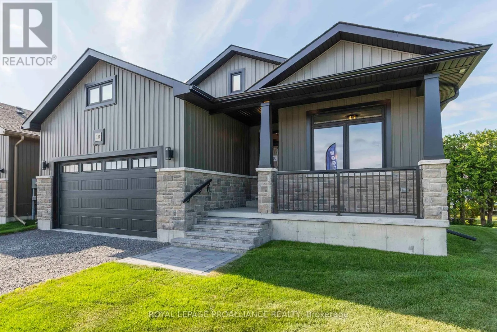 16 MACKENZIE JOHN CRESCENT