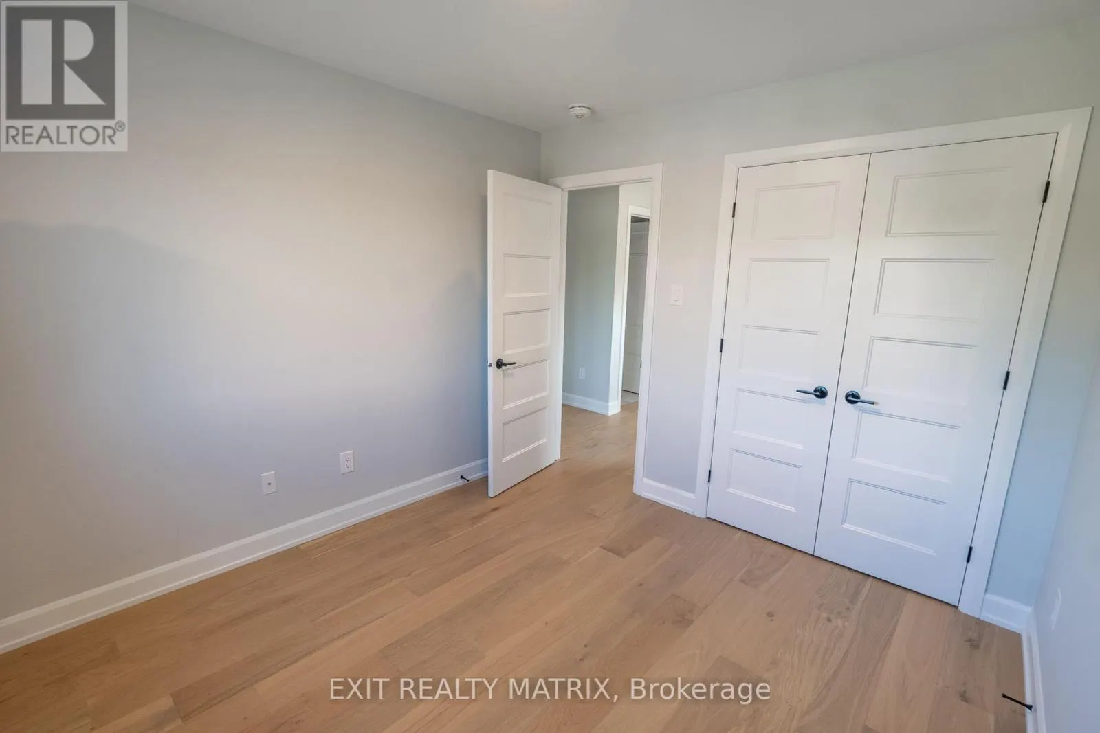 1404 CAROLINE COURT