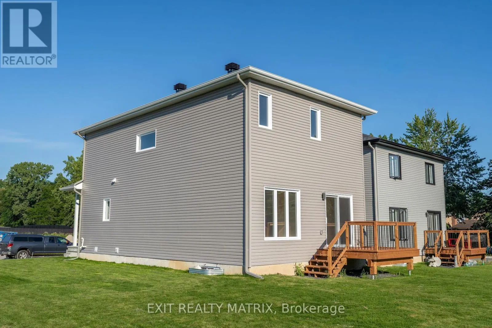 1404 CAROLINE COURT