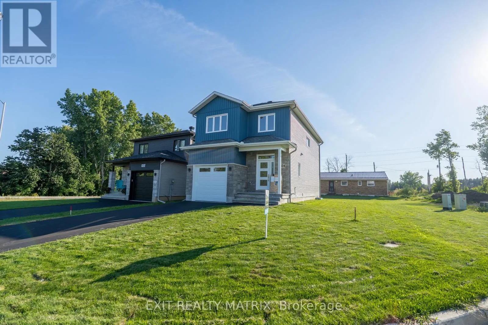 1404 CAROLINE COURT