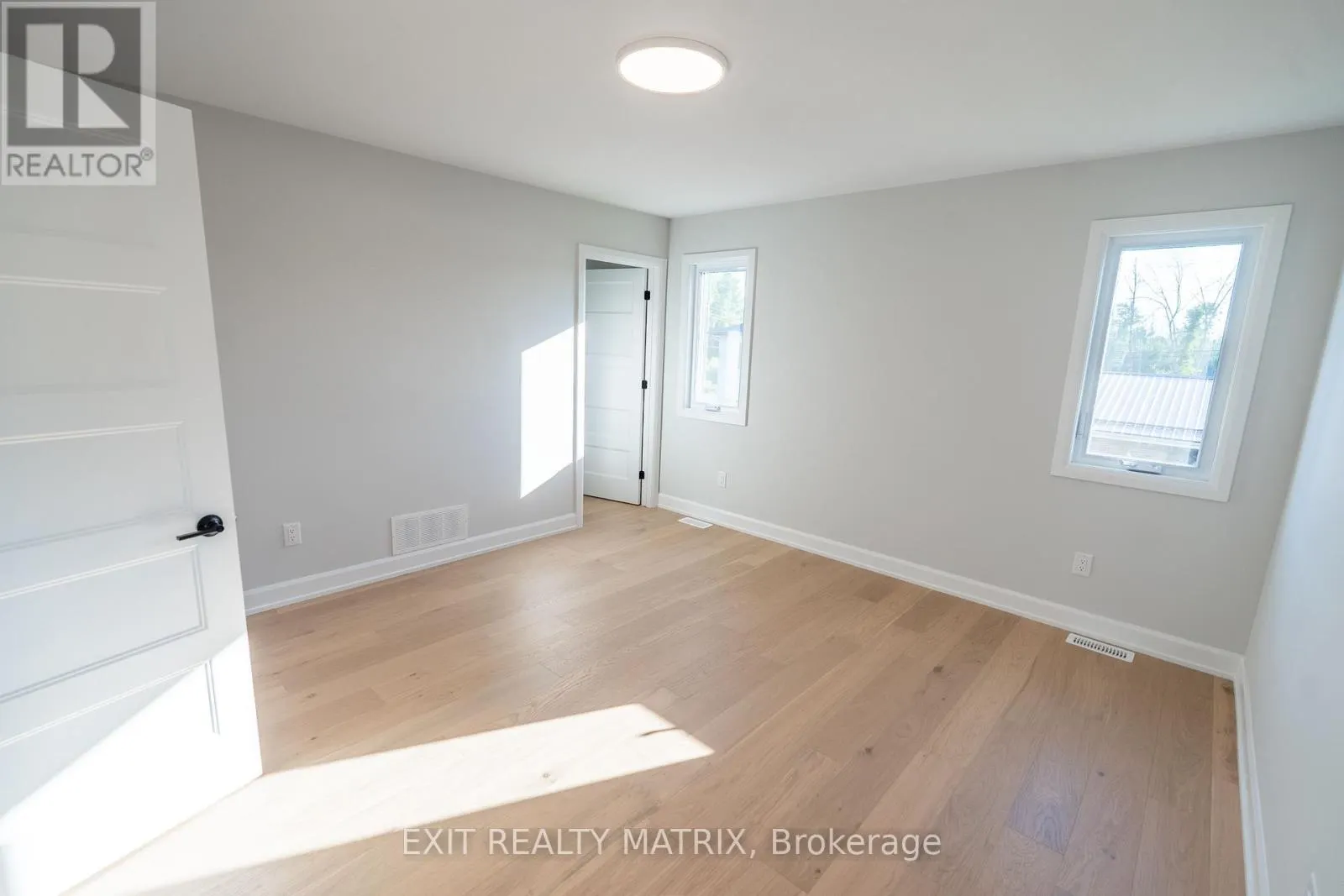 1404 CAROLINE COURT