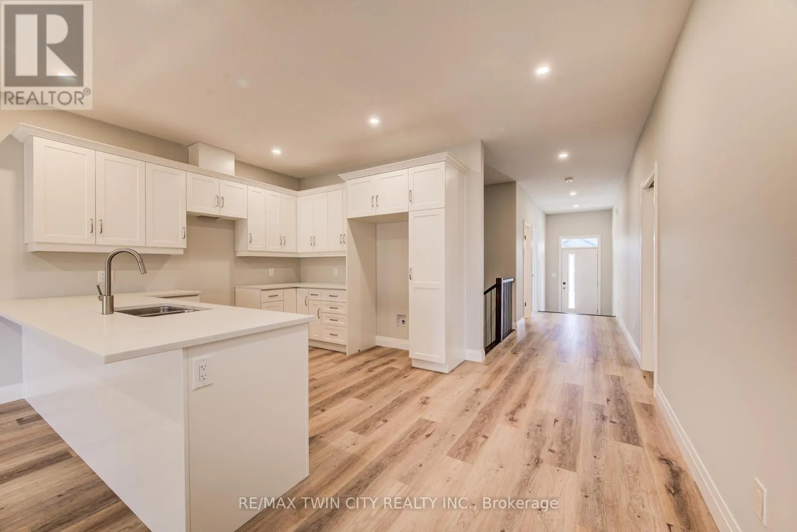 106 SOUTH PARKWOOD BOULEVARD