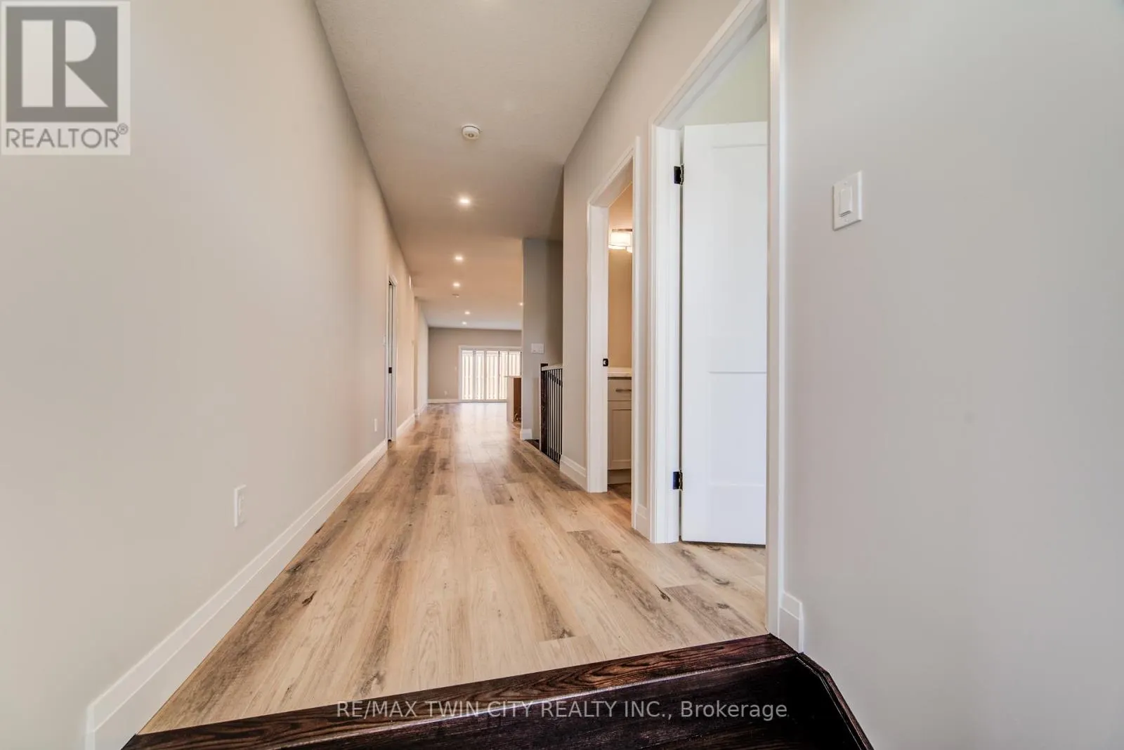 106 SOUTH PARKWOOD BOULEVARD