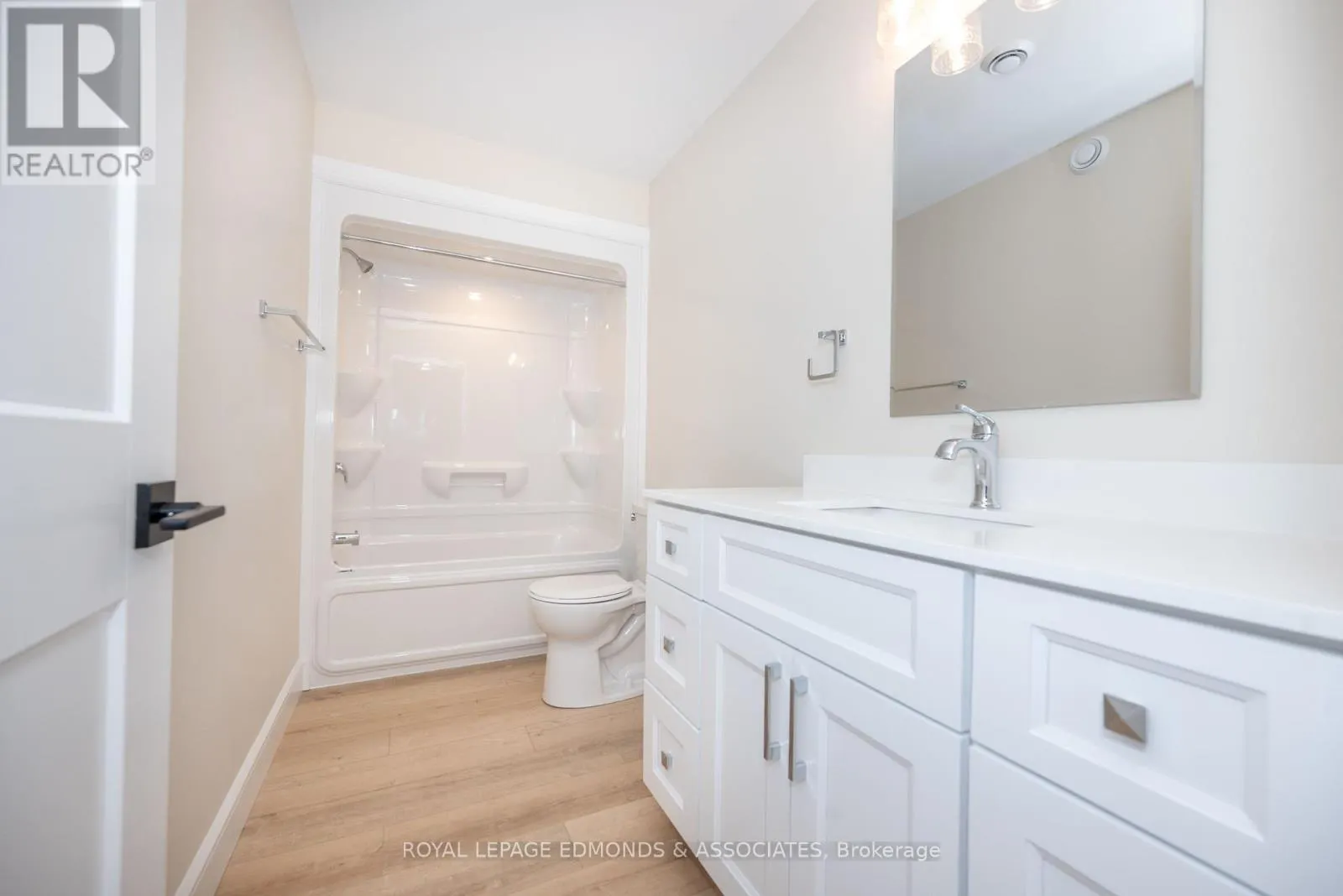 14 FAIRWAY DRIVE N