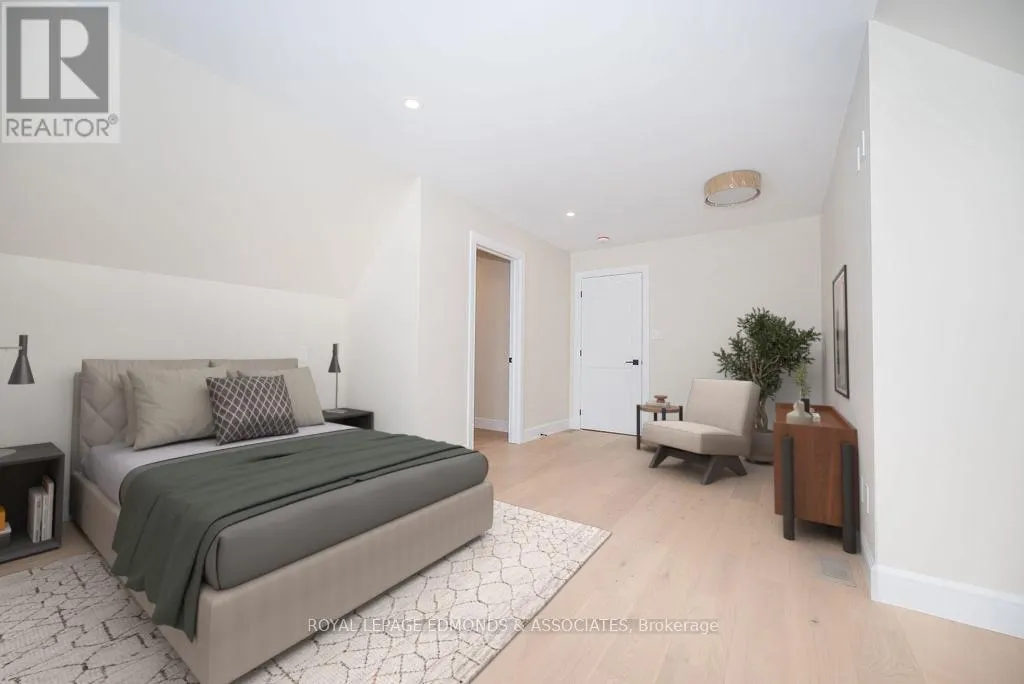 14 FAIRWAY DRIVE N