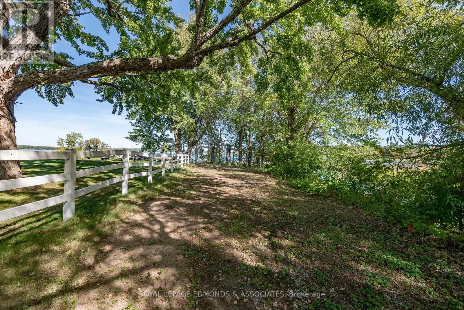 14 FAIRWAY DRIVE N