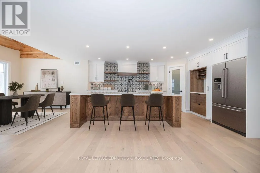 14 FAIRWAY DRIVE N