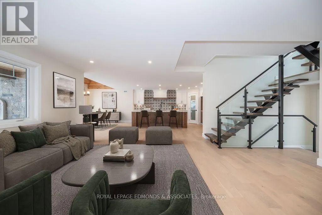 14 FAIRWAY DRIVE N
