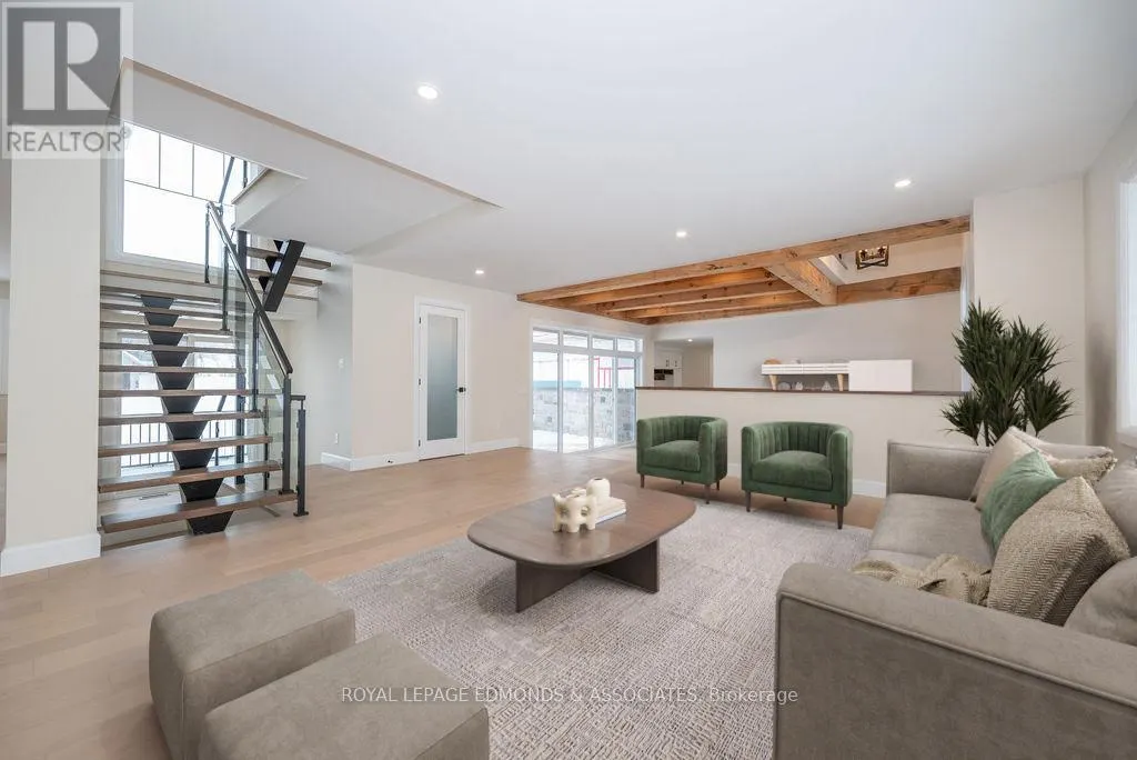 14 FAIRWAY DRIVE N