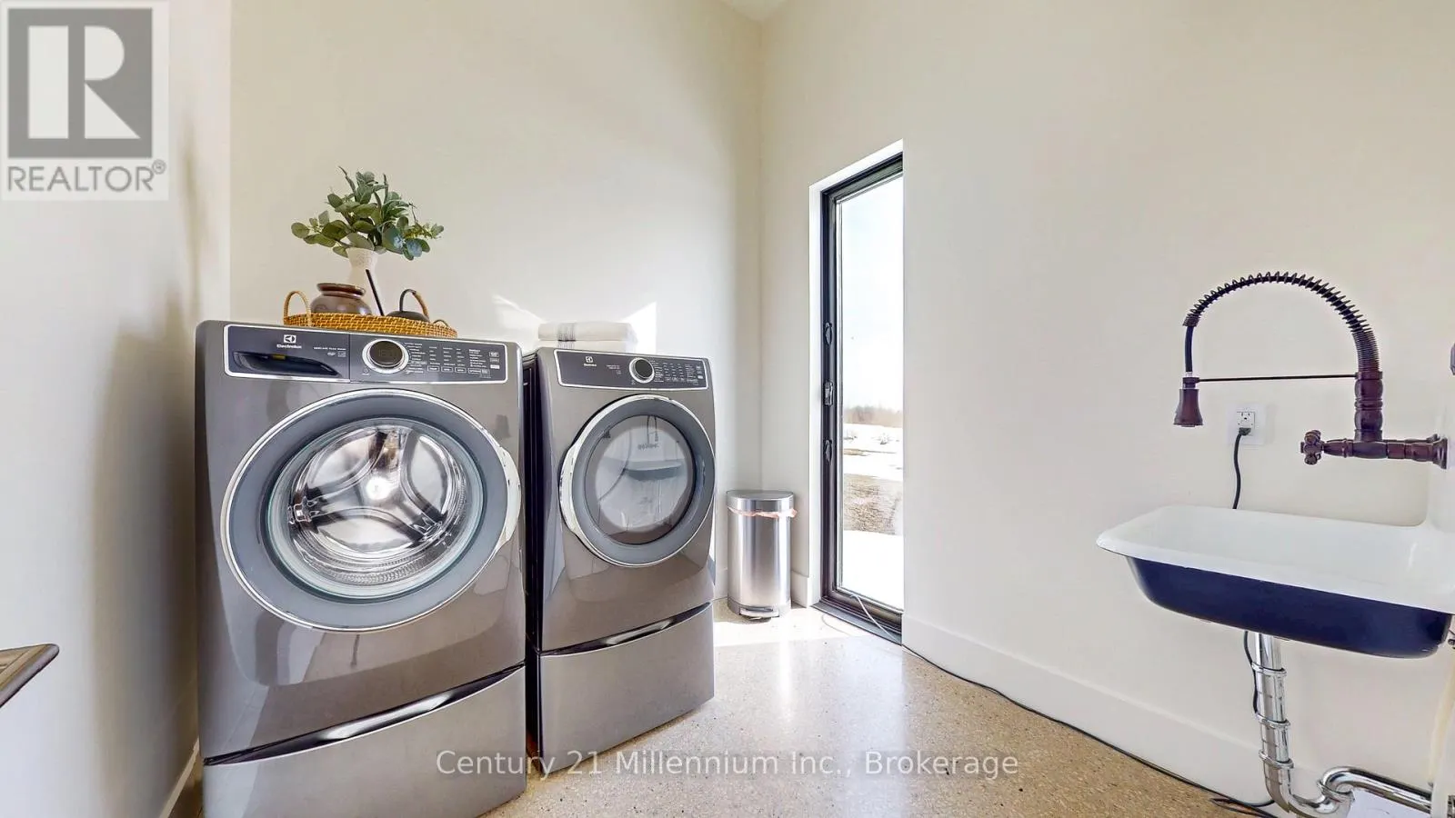 138406 GREY ROAD 112