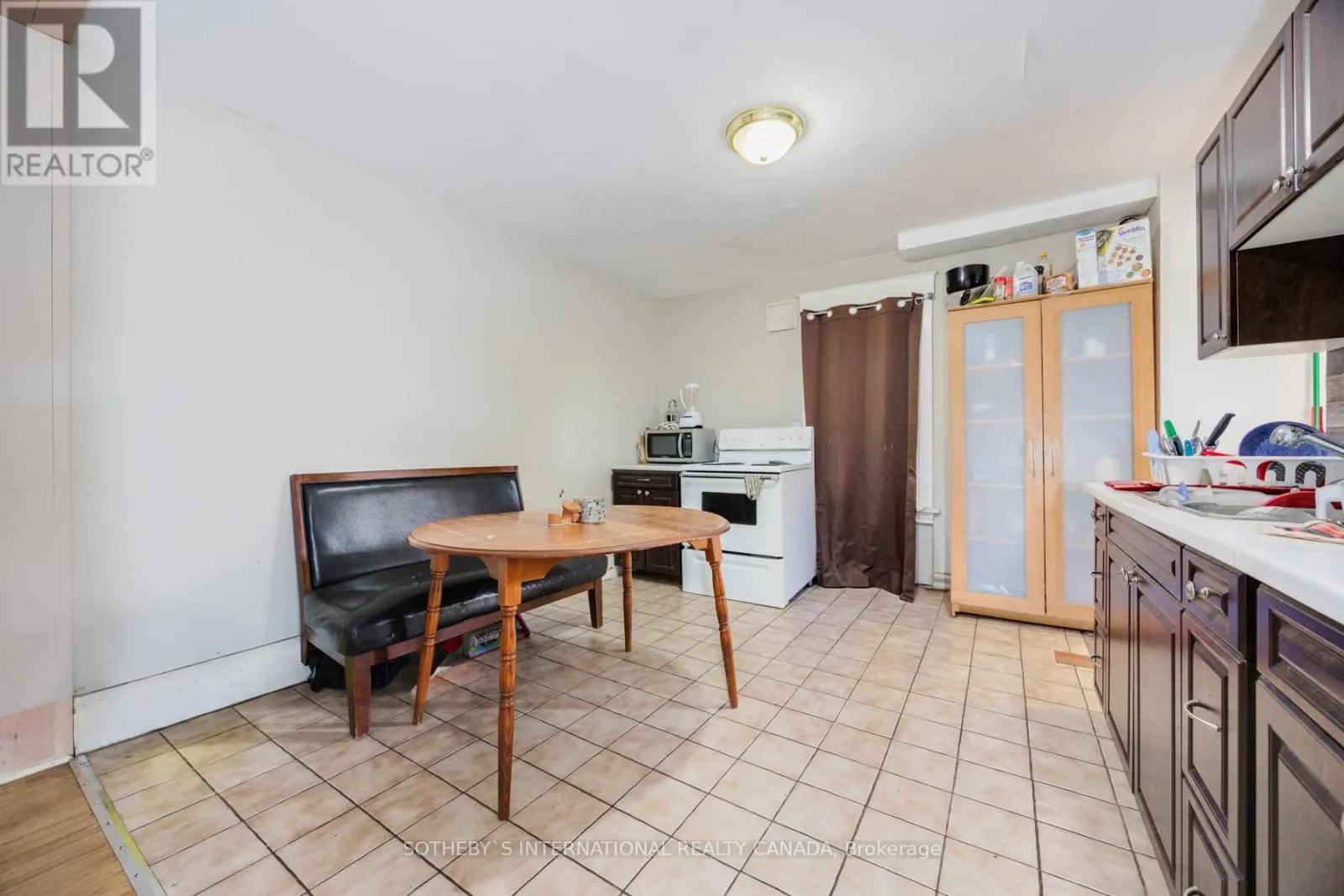 84 DURHAM STREET W
