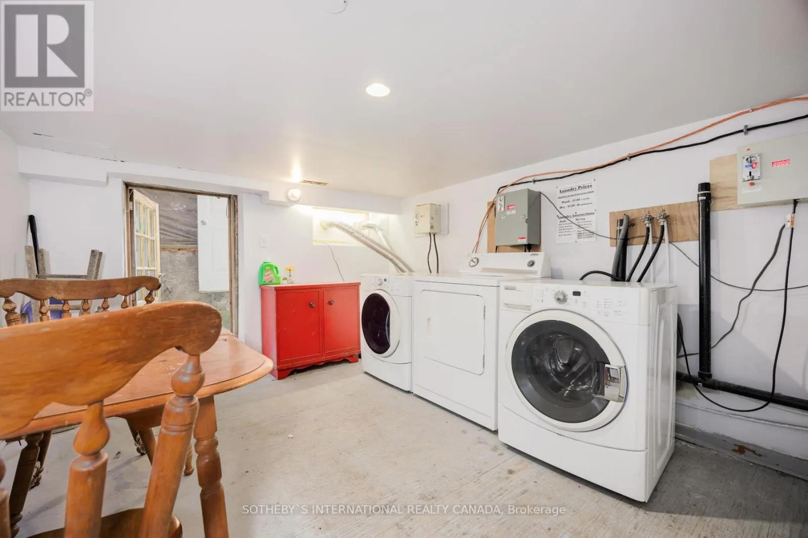 84 DURHAM STREET W