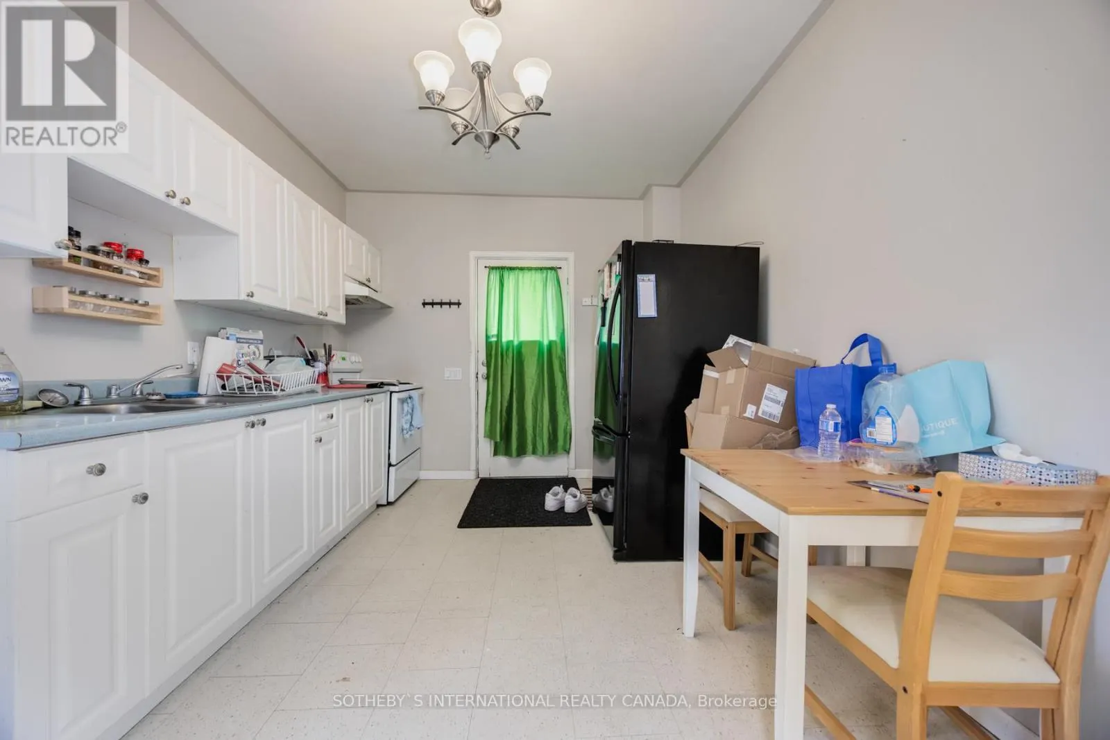 84 DURHAM STREET W