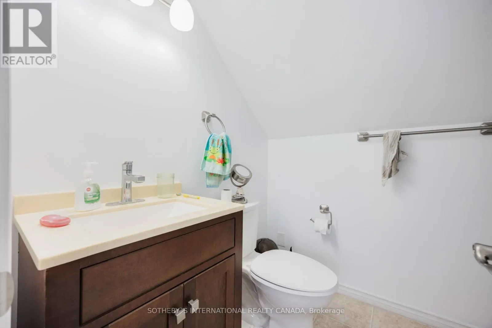 84 DURHAM STREET W