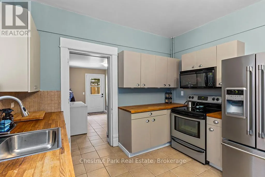 877 5TH AVENUE 'A' E