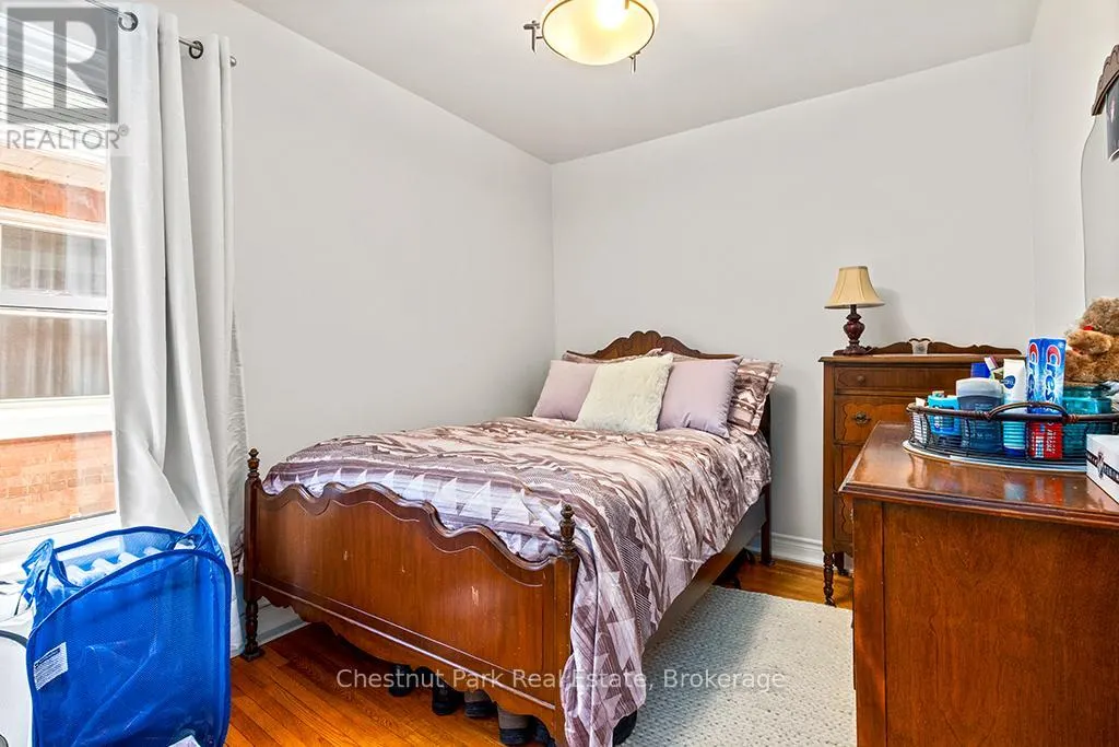 877 5TH AVENUE 'A' E