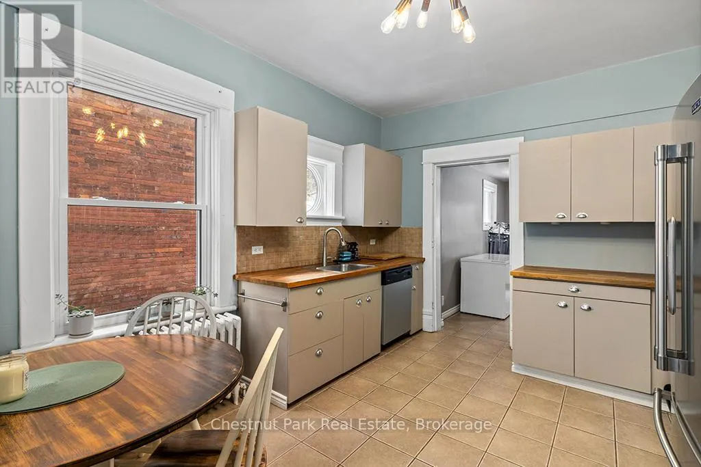 877 5TH AVENUE 'A' E