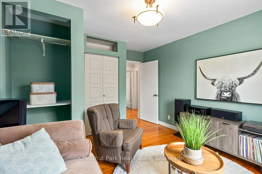 877 5TH AVENUE 'A' E