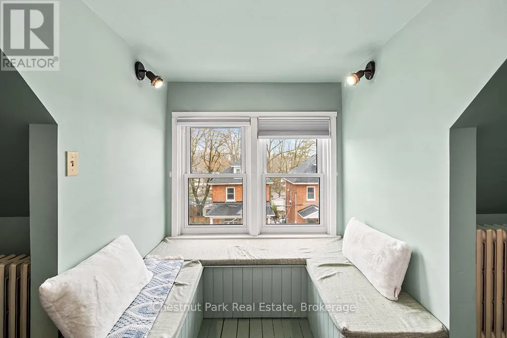877 5TH AVENUE 'A' E