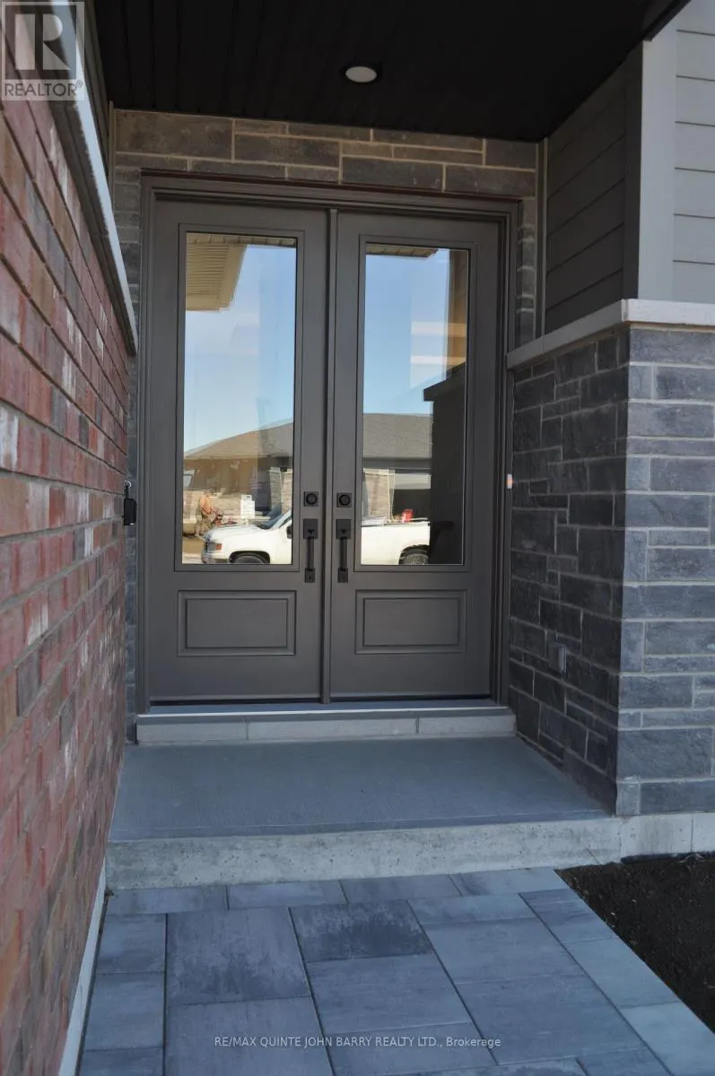 LOT 4 - 8 PARKLAND CIRCLE, #Lot 4