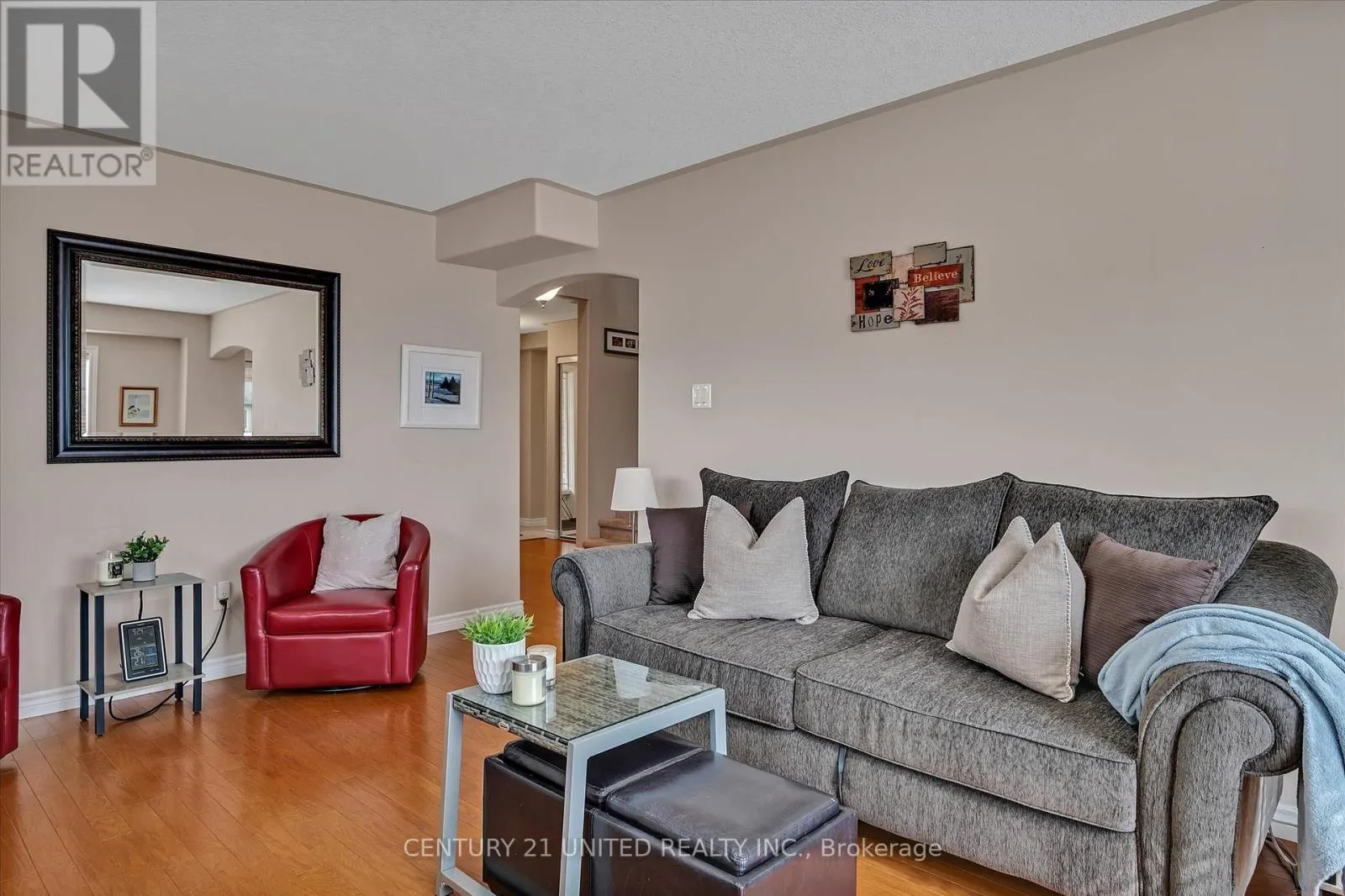 213 FARRIER CRESCENT