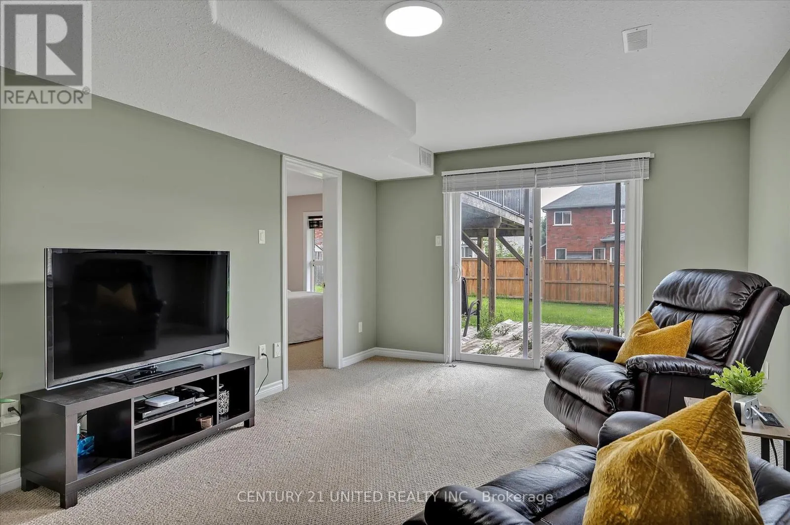 213 FARRIER CRESCENT