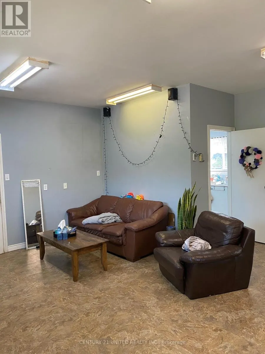 2219 BURNHAM LINE
