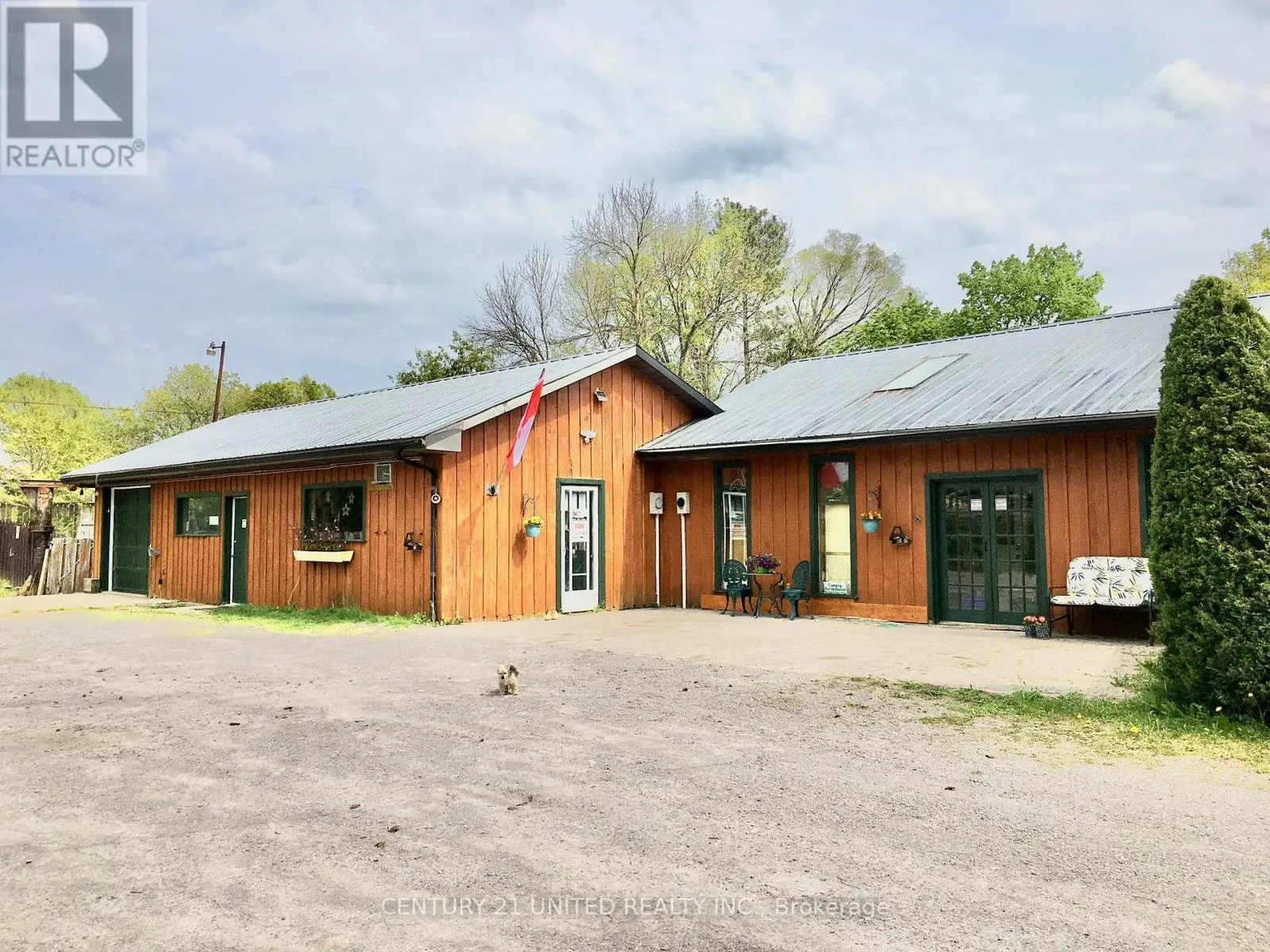 2219 BURNHAM LINE