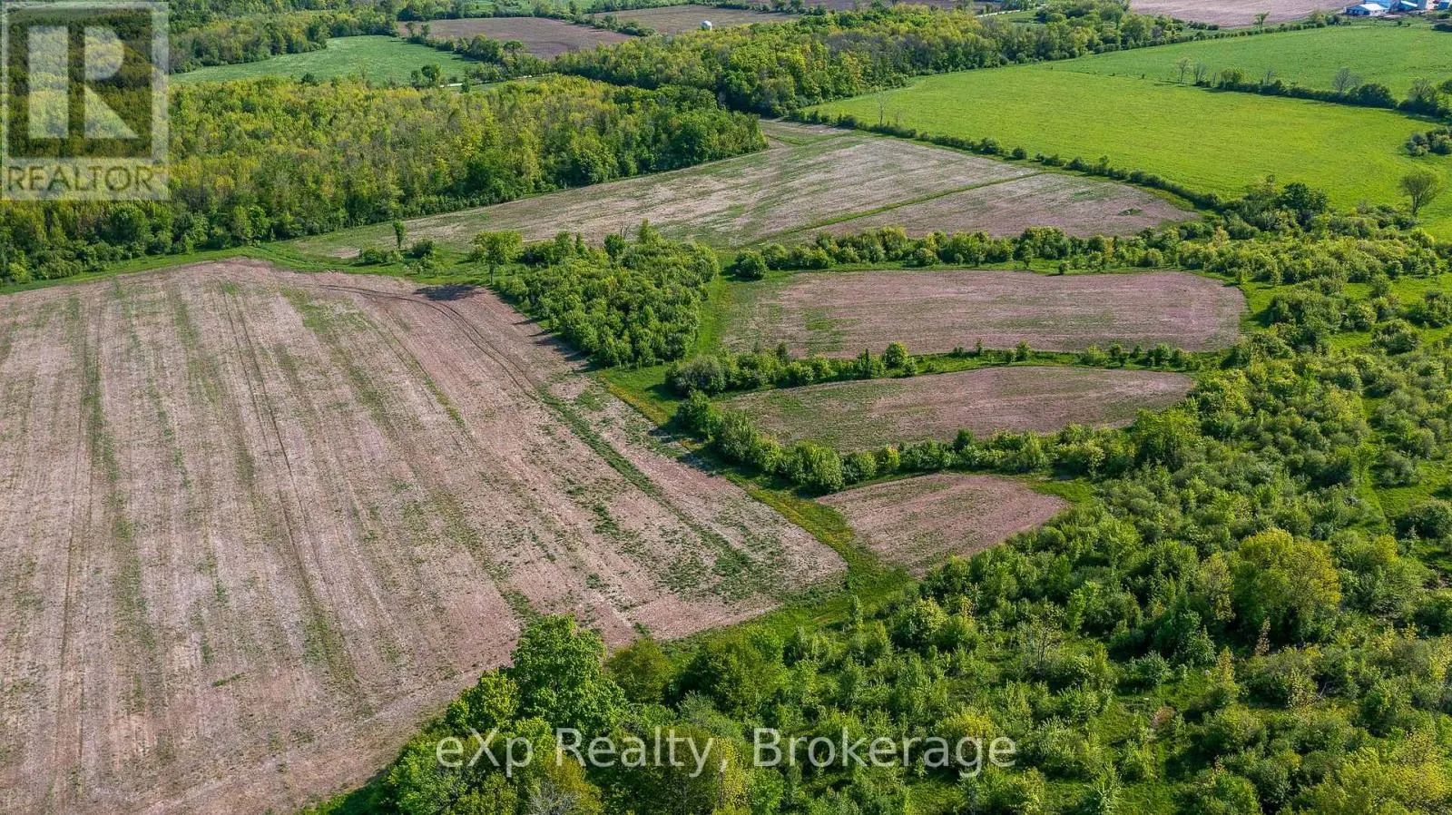 E 1/2 LT 29-30 CON 4; SIDEROAD 30