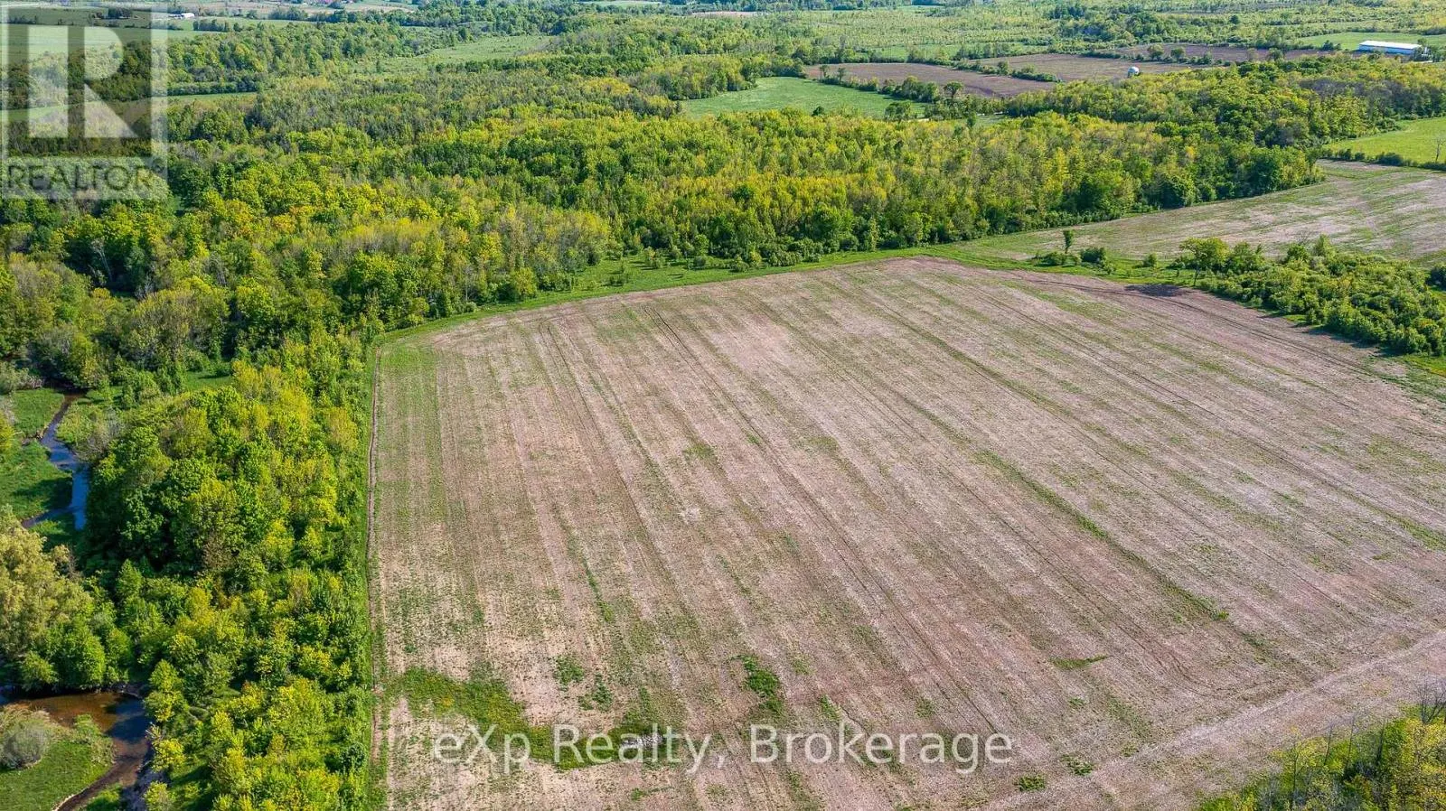 E 1/2 LT 29-30 CON 4; SIDEROAD 30