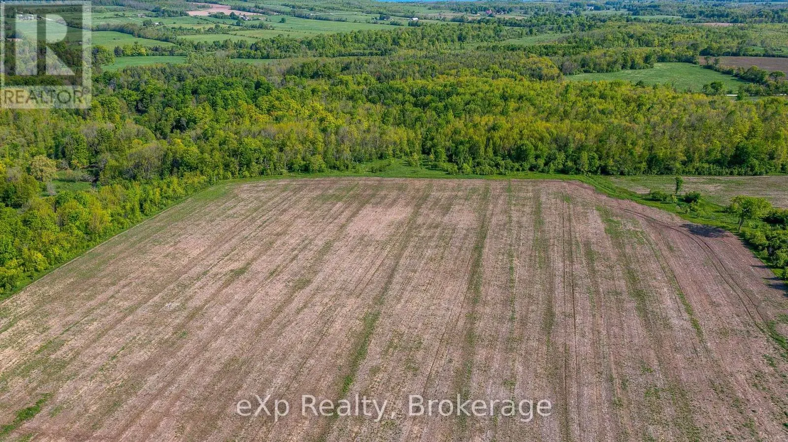 E 1/2 LT 29-30 CON 4; SIDEROAD 30