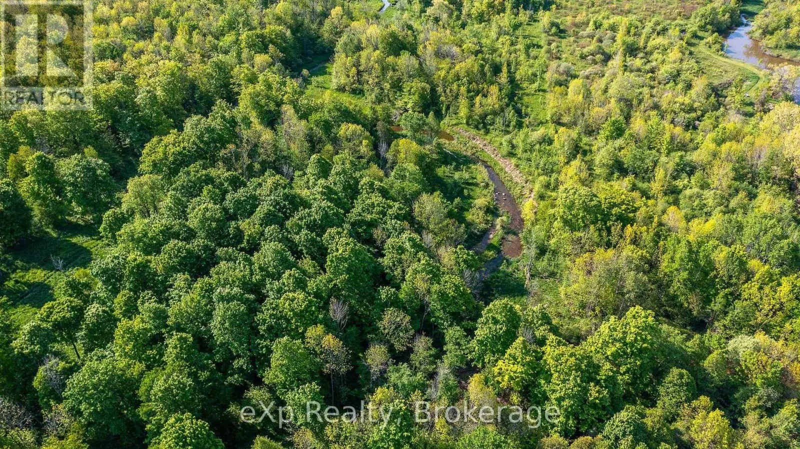 E 1/2 LT 29-30 CON 4; SIDEROAD 30