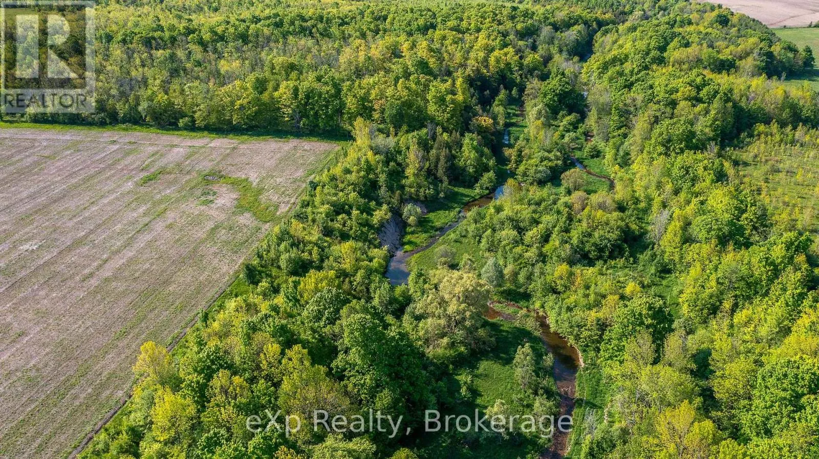 E 1/2 LT 29-30 CON 4; SIDEROAD 30