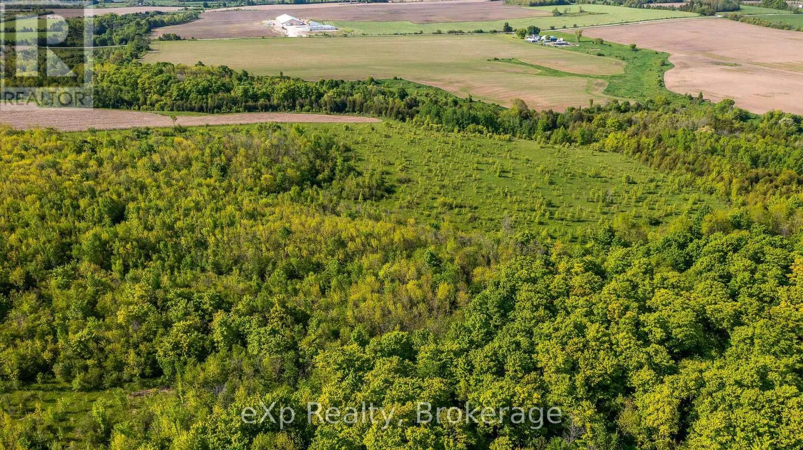 E 1/2 LT 29-30 CON 4; SIDEROAD 30