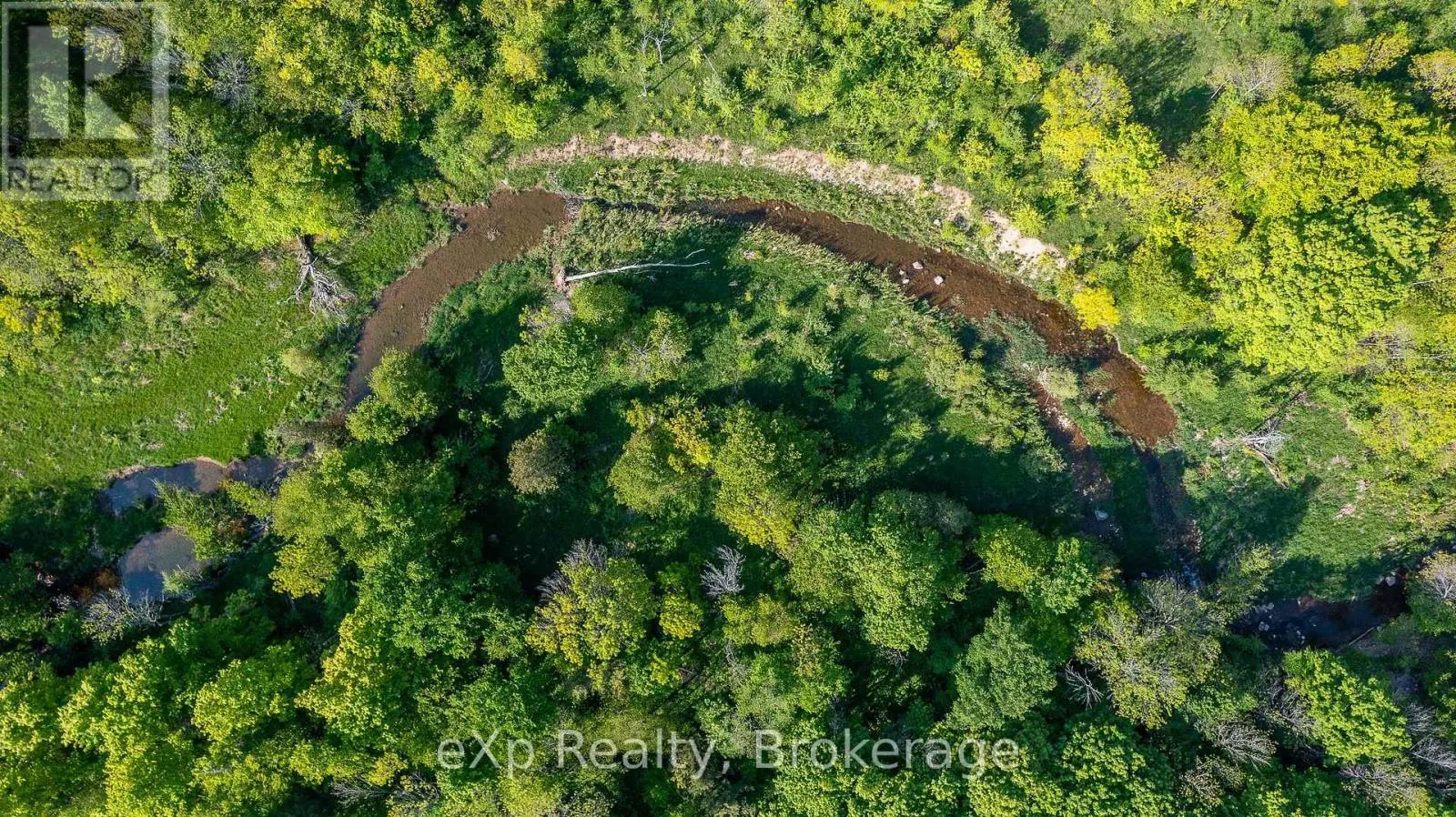 E 1/2 LT 29-30 CON 4; SIDEROAD 30