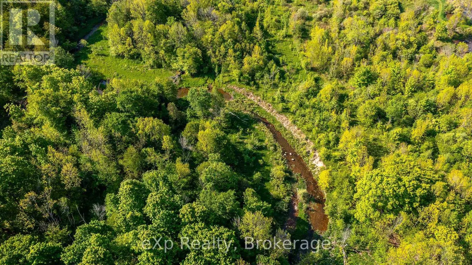 E 1/2 LT 29-30 CON 4; SIDEROAD 30