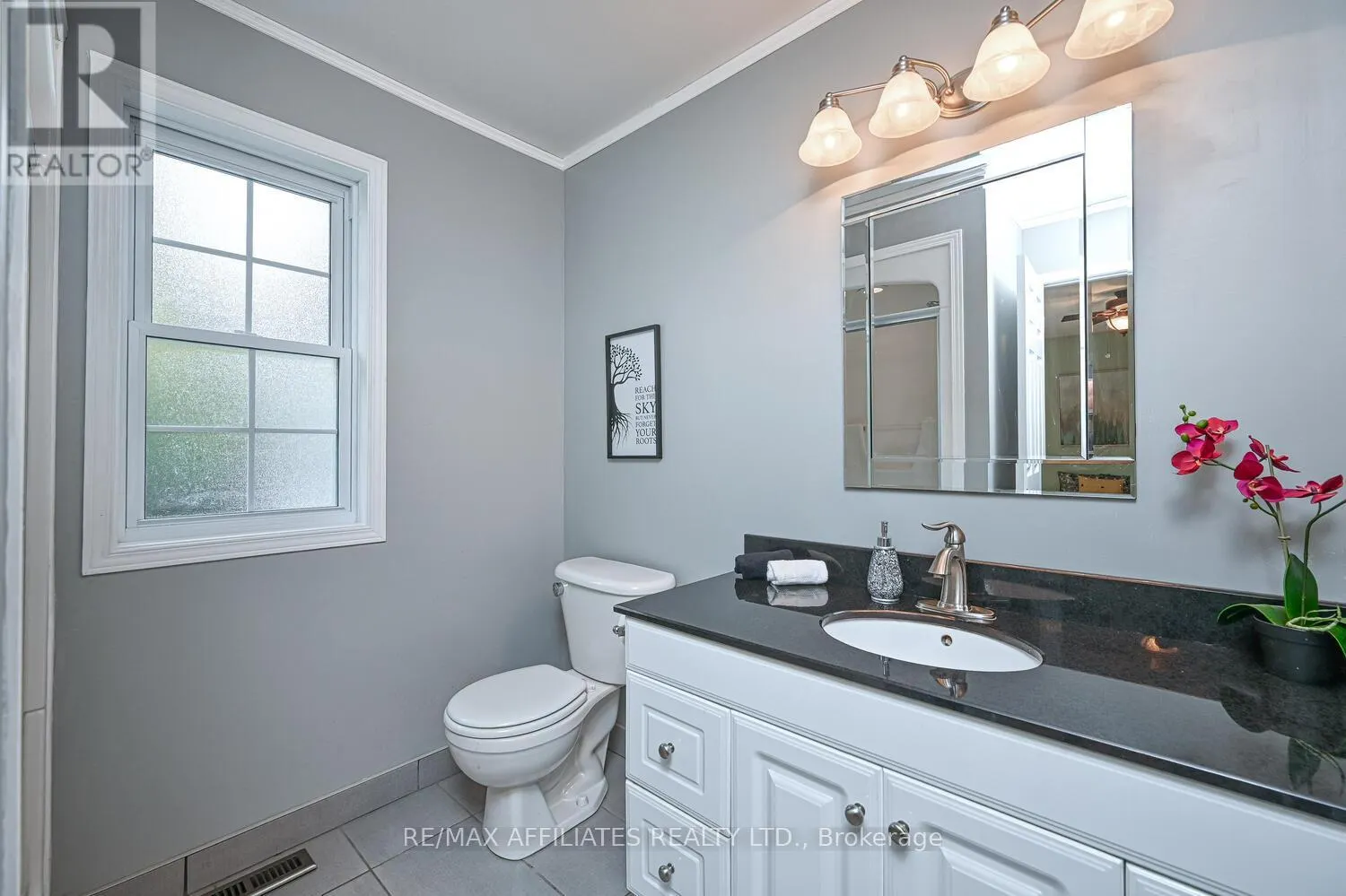10 TUDOR CIRCLE
