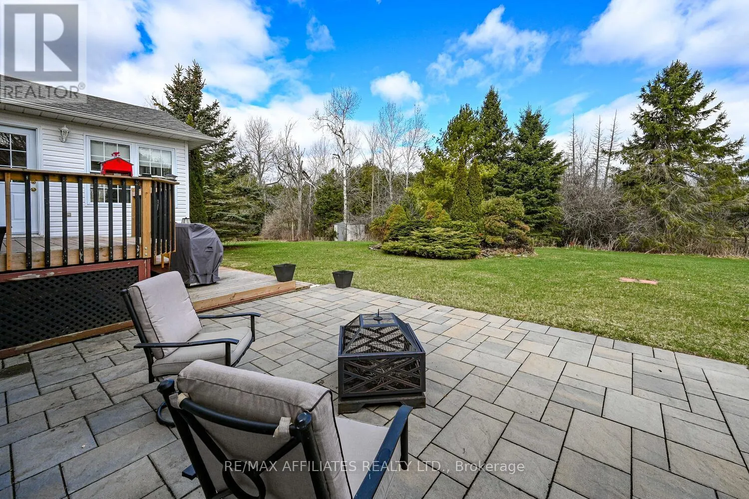 10 TUDOR CIRCLE