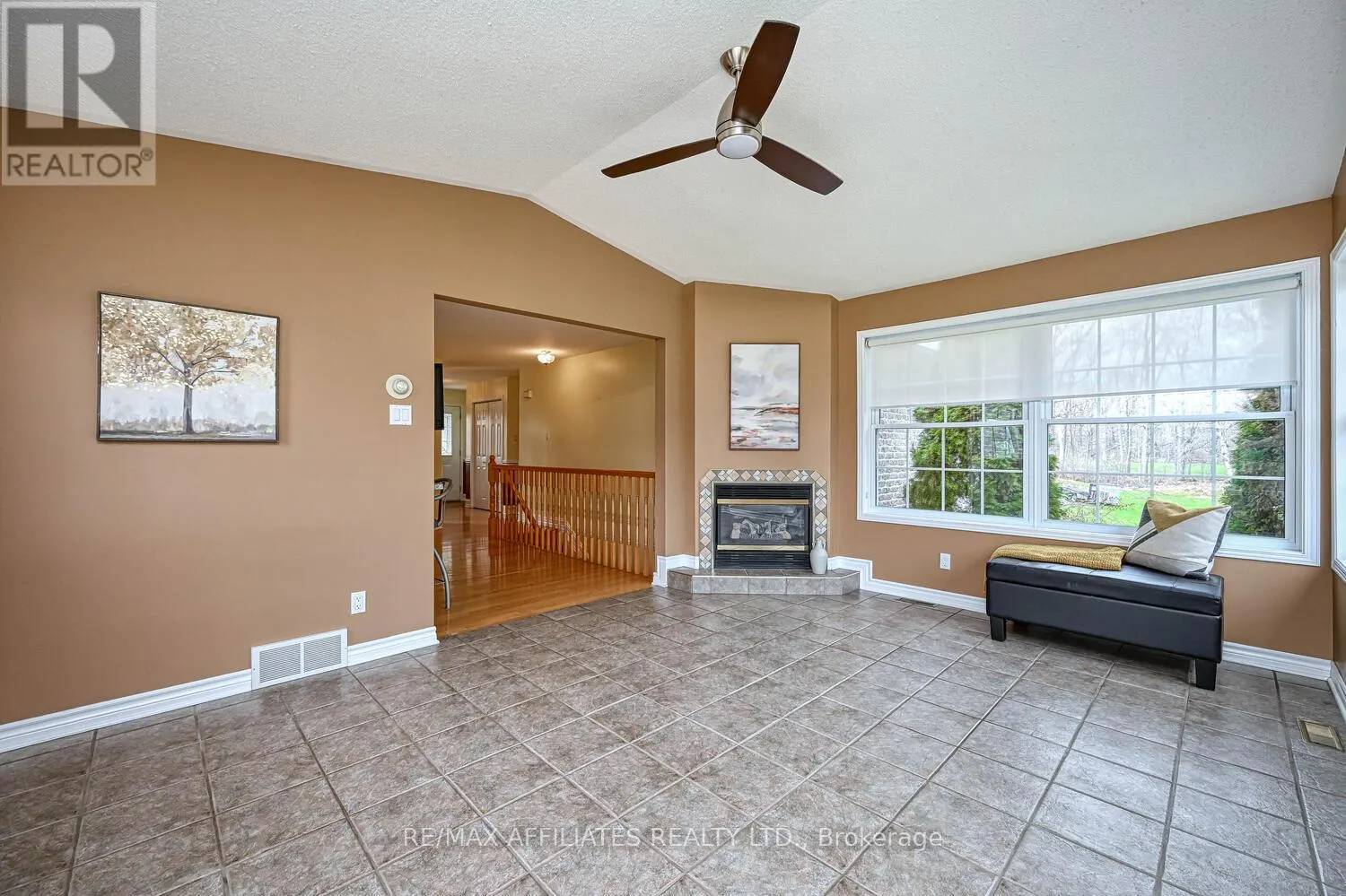 10 TUDOR CIRCLE