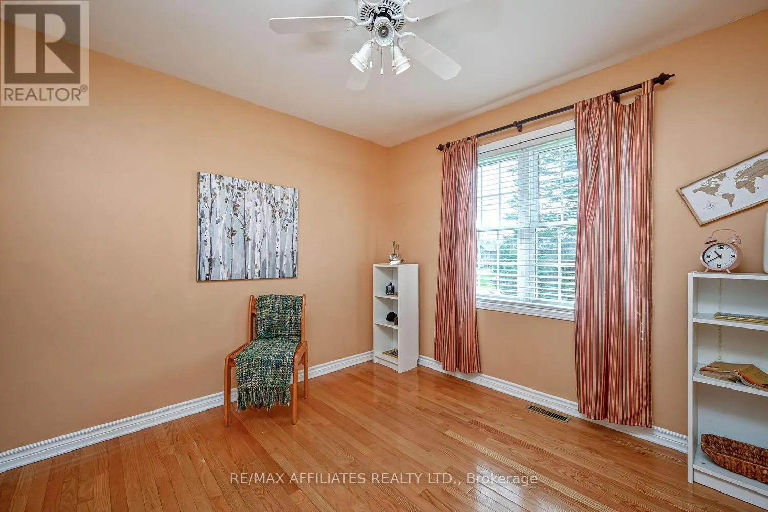 10 TUDOR CIRCLE