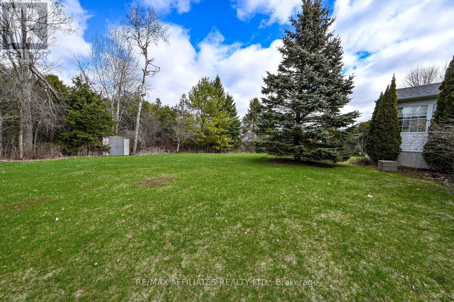 10 TUDOR CIRCLE