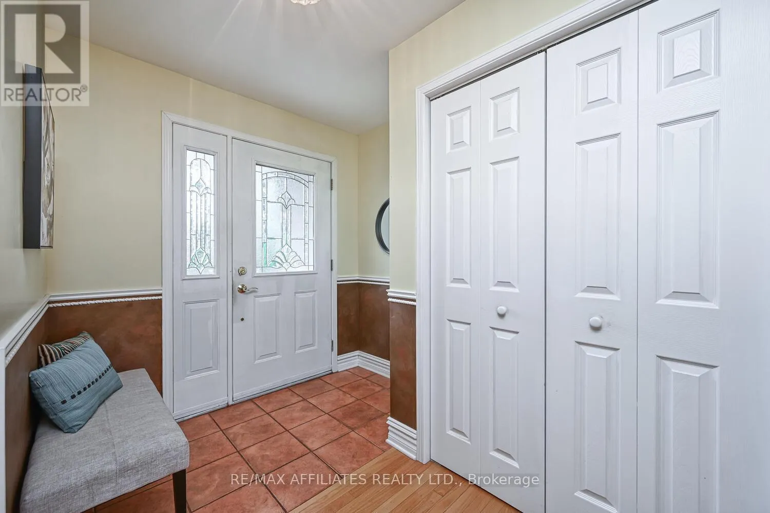 10 TUDOR CIRCLE