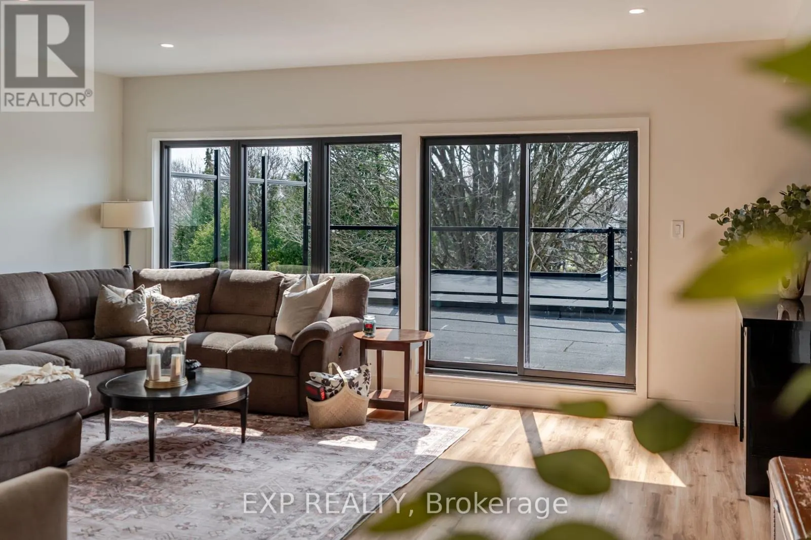 12A VIEWMOUNT DRIVE