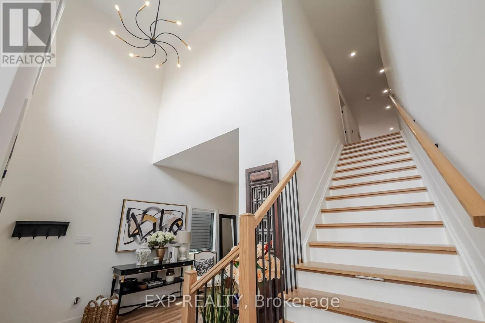 12A VIEWMOUNT DRIVE