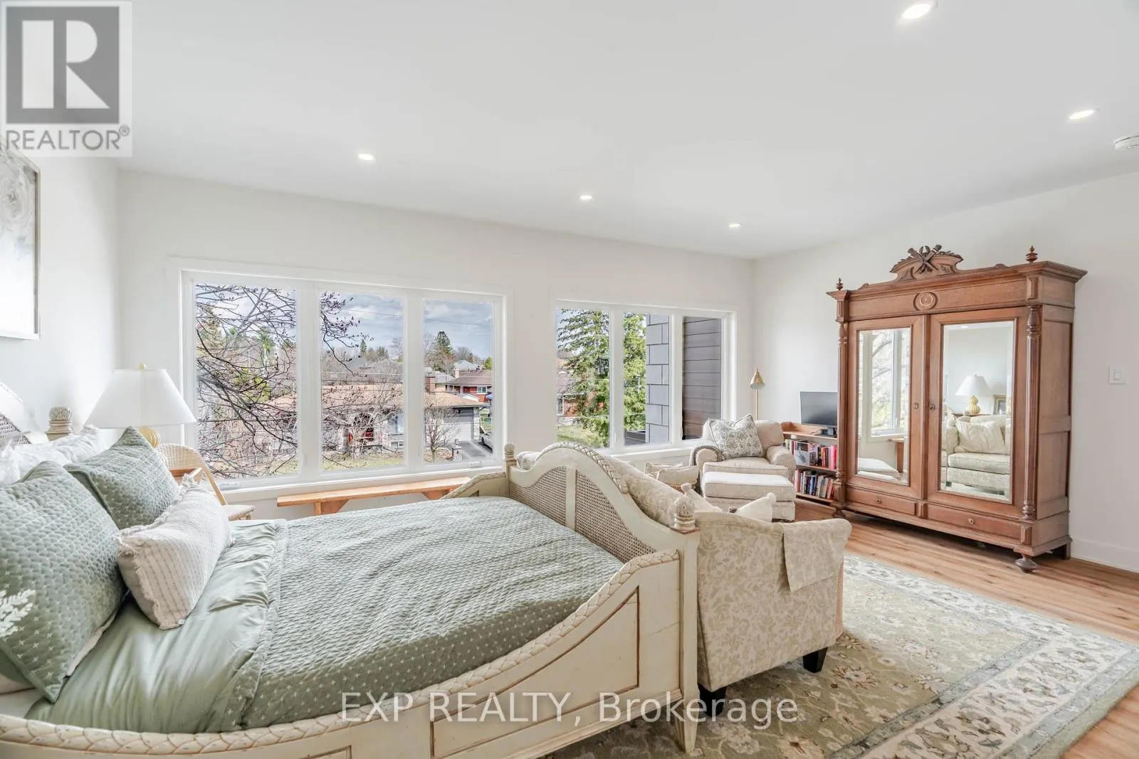 12A VIEWMOUNT DRIVE
