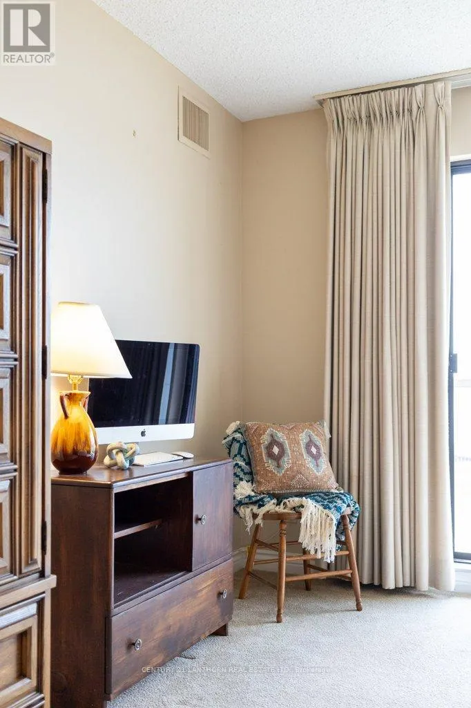 204 - 2 SOUTH FRONT STREET, #204