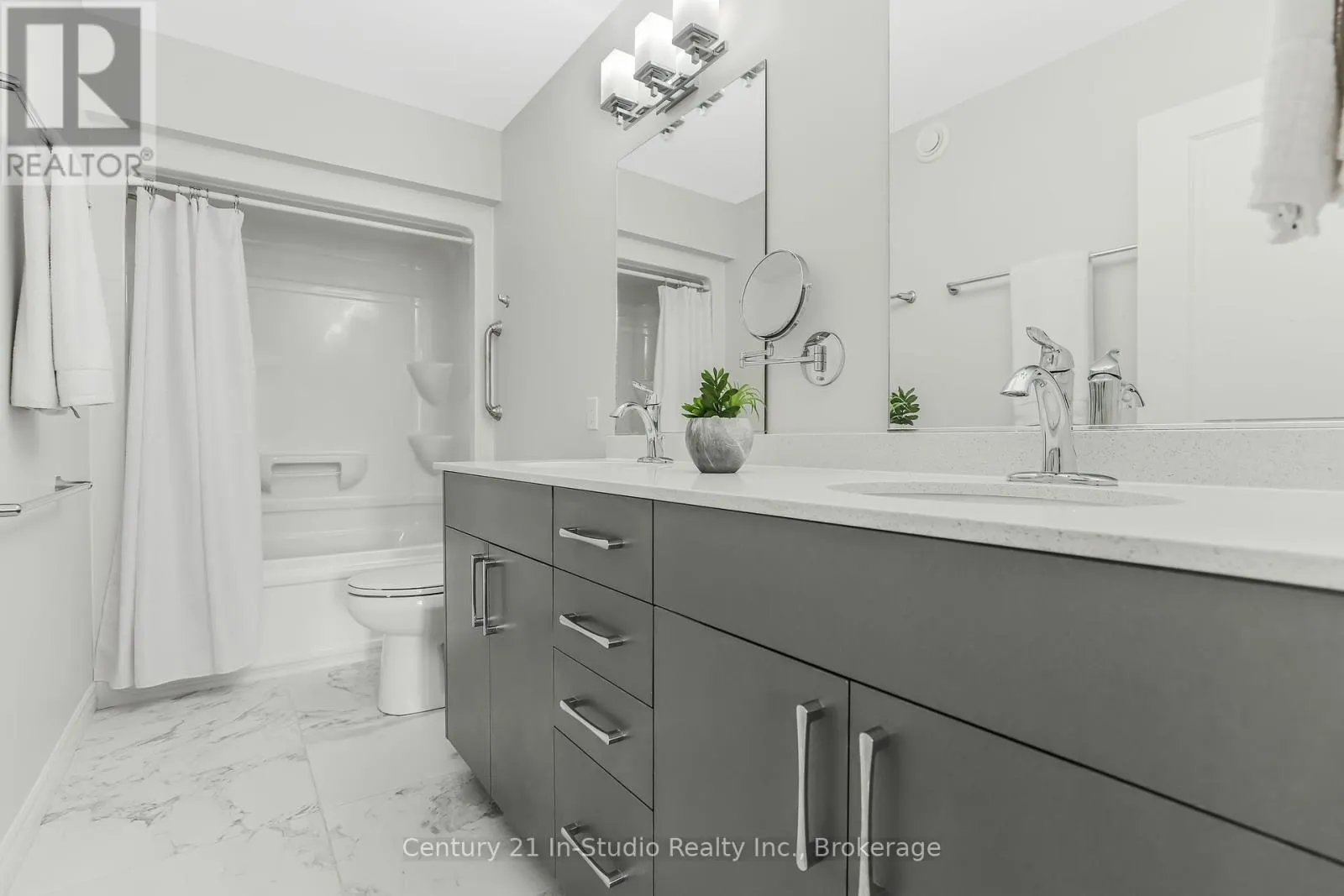 11 - 158 HAWTHORN CRESCENT, #11
